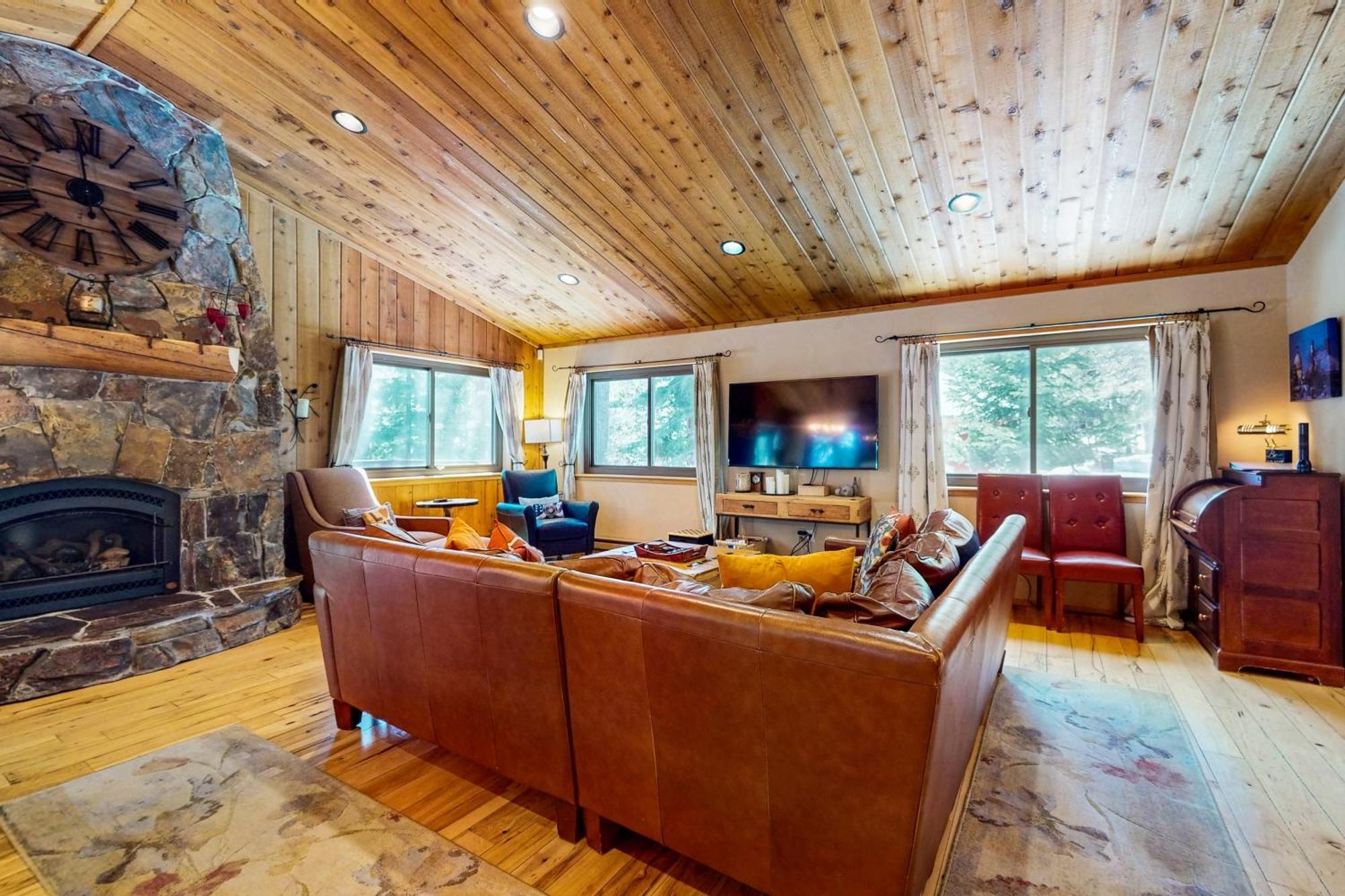 Tastefully-Updated, Classic Tahoe Family Home Траки Экстерьер фото