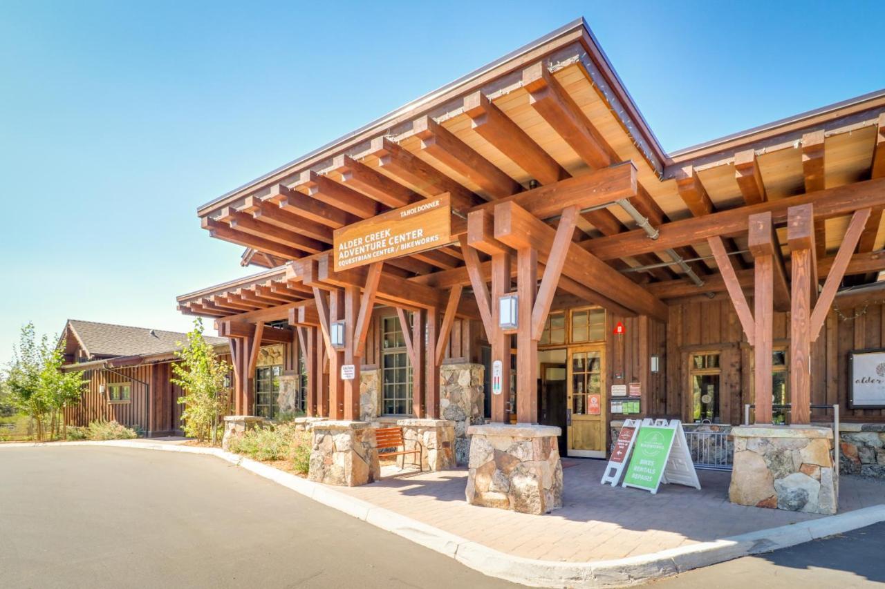 Tastefully-Updated, Classic Tahoe Family Home Траки Экстерьер фото
