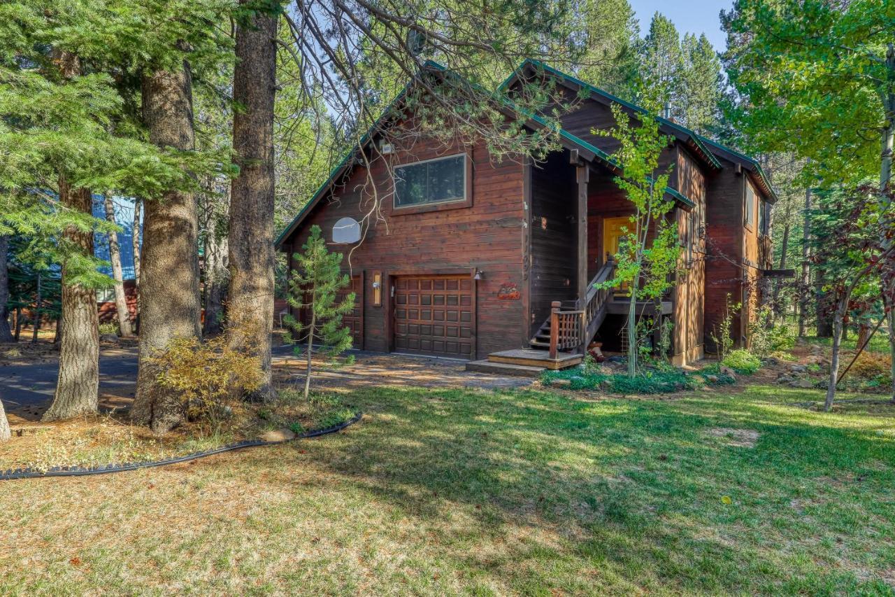 Tastefully-Updated, Classic Tahoe Family Home Траки Экстерьер фото